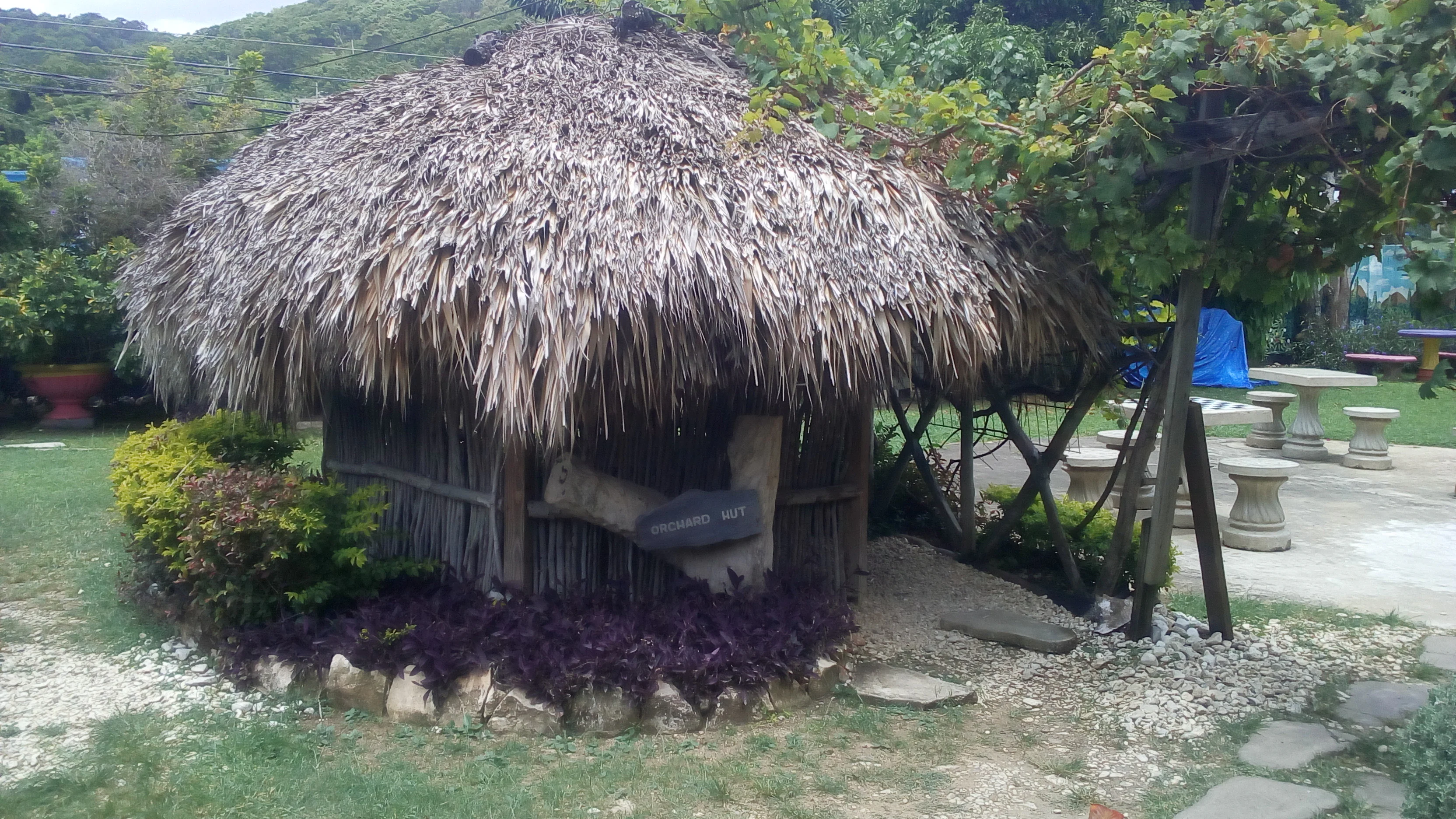 Orchard Hut in the Sky Beach garden